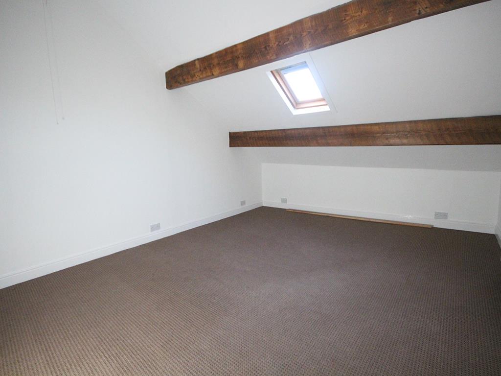 3 bedroom terraced house Let Agreed in Barnoldswick - 2016-10-05 14.39.00.jpg